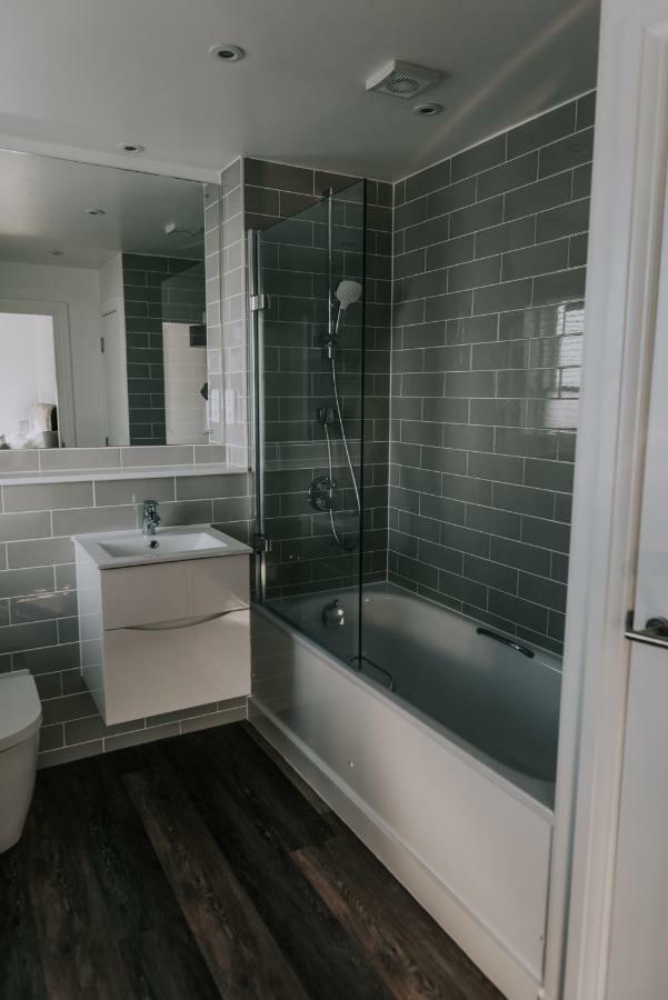 Cavendish House With Secure, Allocated Parking, 2 Mins Walk From Windsor Castle Exterior photo